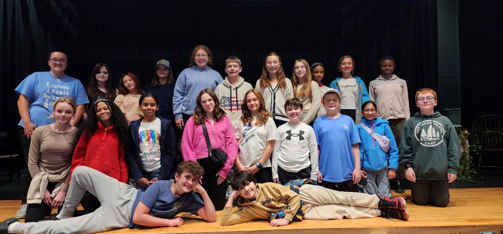 An image of the cast and crew of Shaker Middle School's upcoming play.